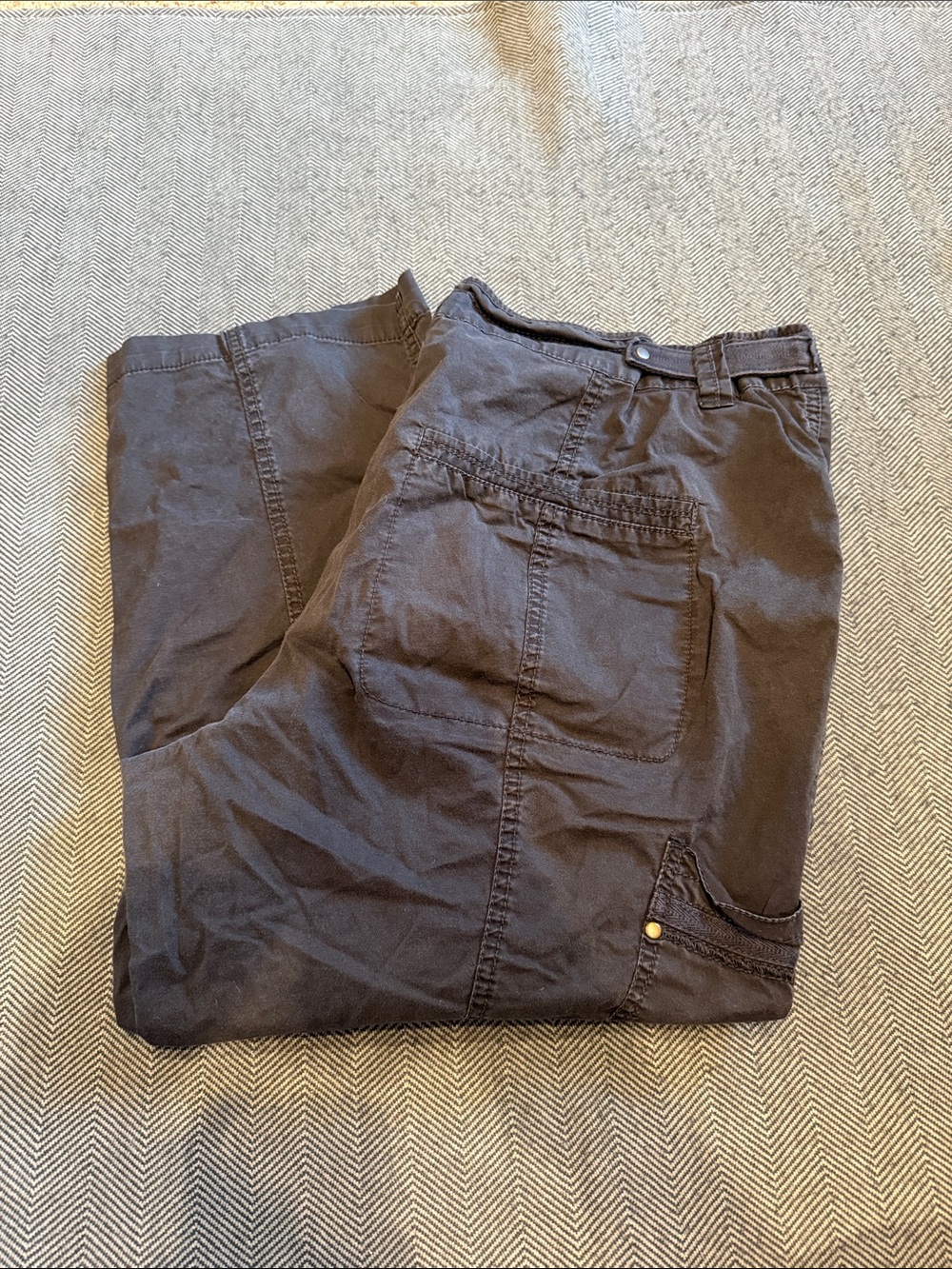 Classic Women's Black capris